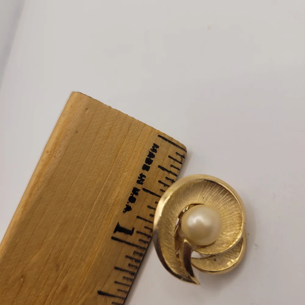 1970s Trifari Gold-tone and Pearl Clip-on Earrings